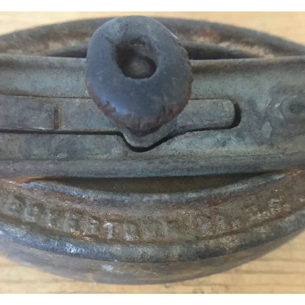 Vtg 1900s Antique Dover Cast Sad Iron Insert Removable Wood Handle Primitive